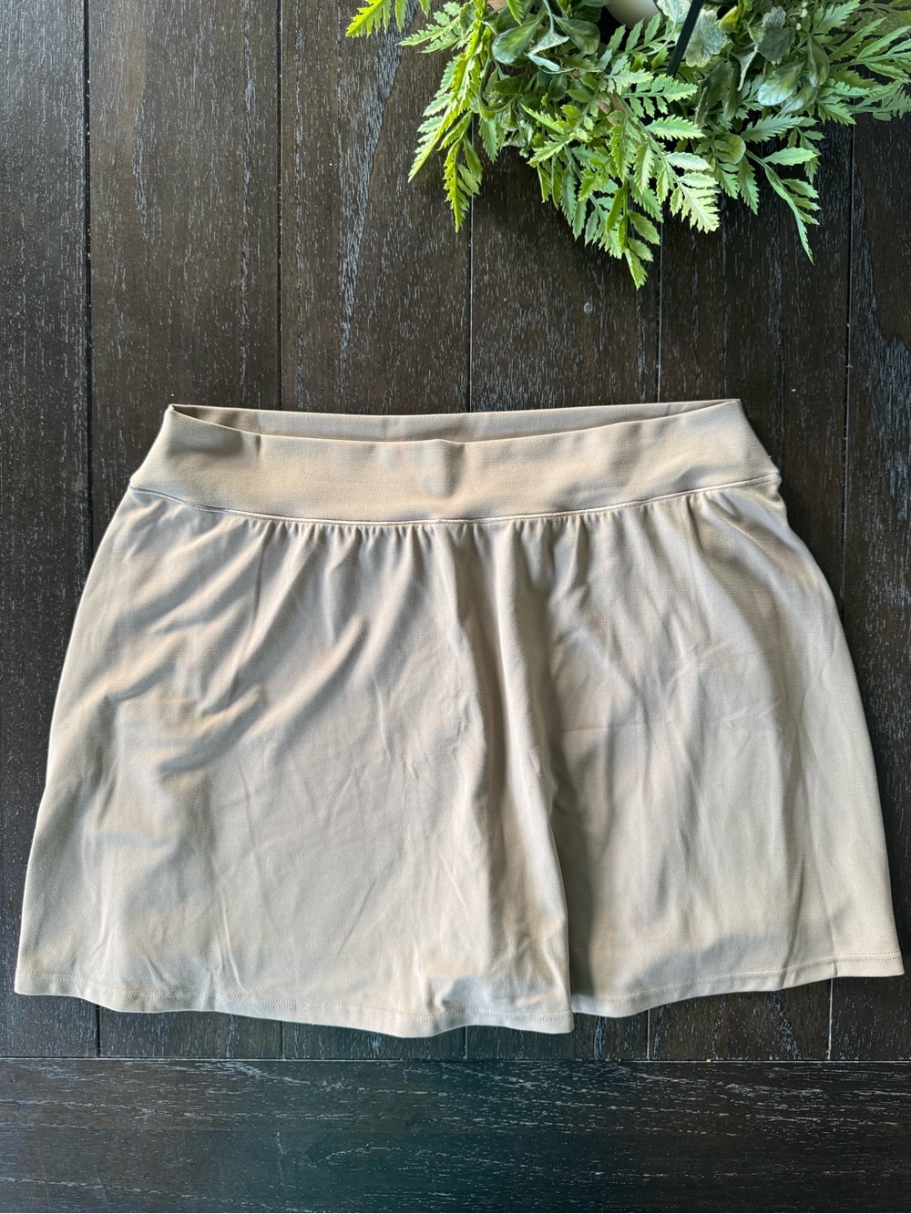 Aerie Women’s Beige A-Line Pull-on Mini Skort